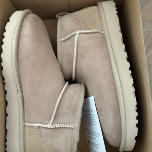NIB UGG Sand Ultra Mini Ankle Booties size 9